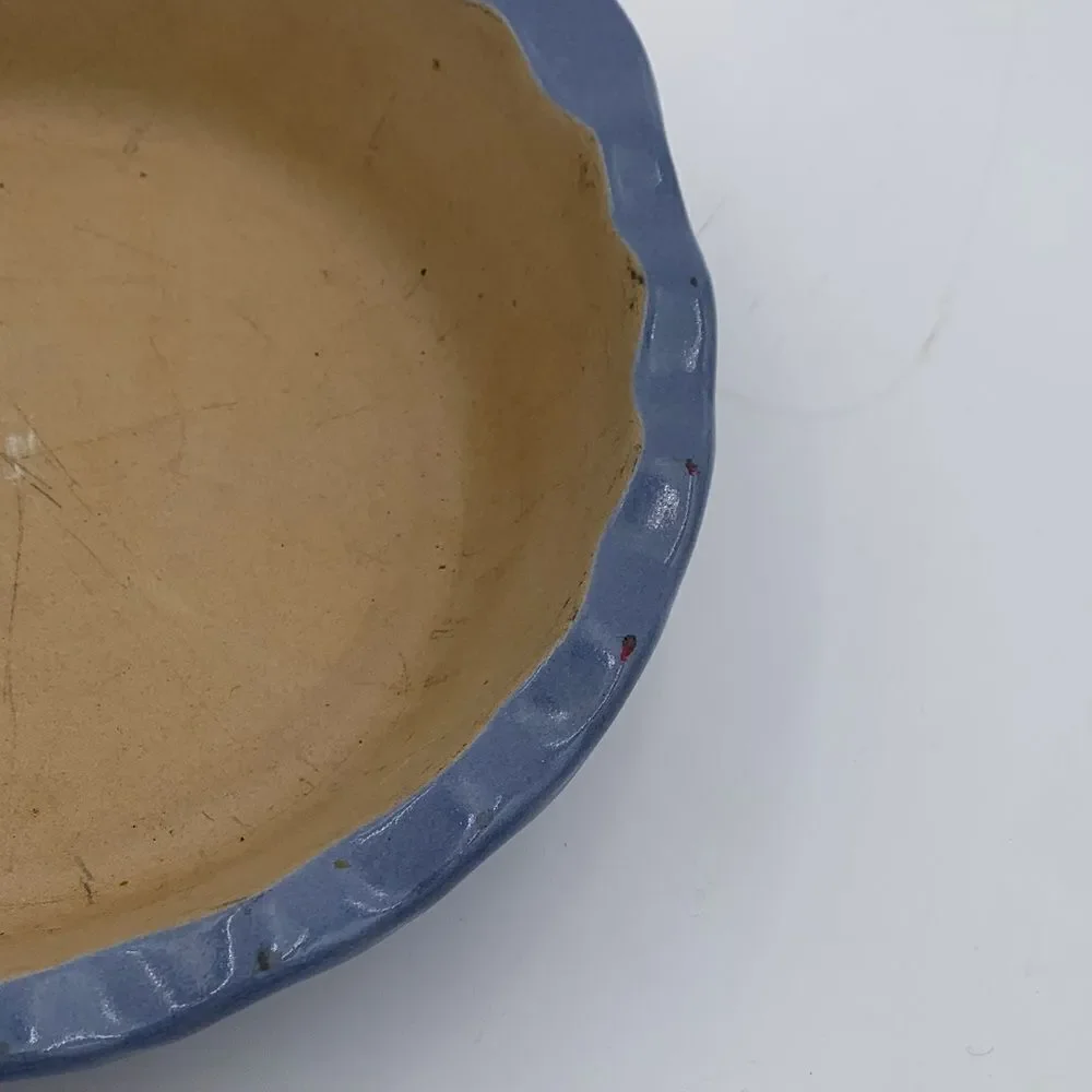 Pampered Chef Family Heritage Blue and Tan Stoneware Pie Dish county blue